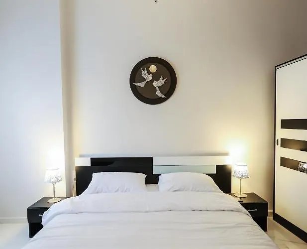 Erythrina #colony_deluxe_suite شقة سالونيك